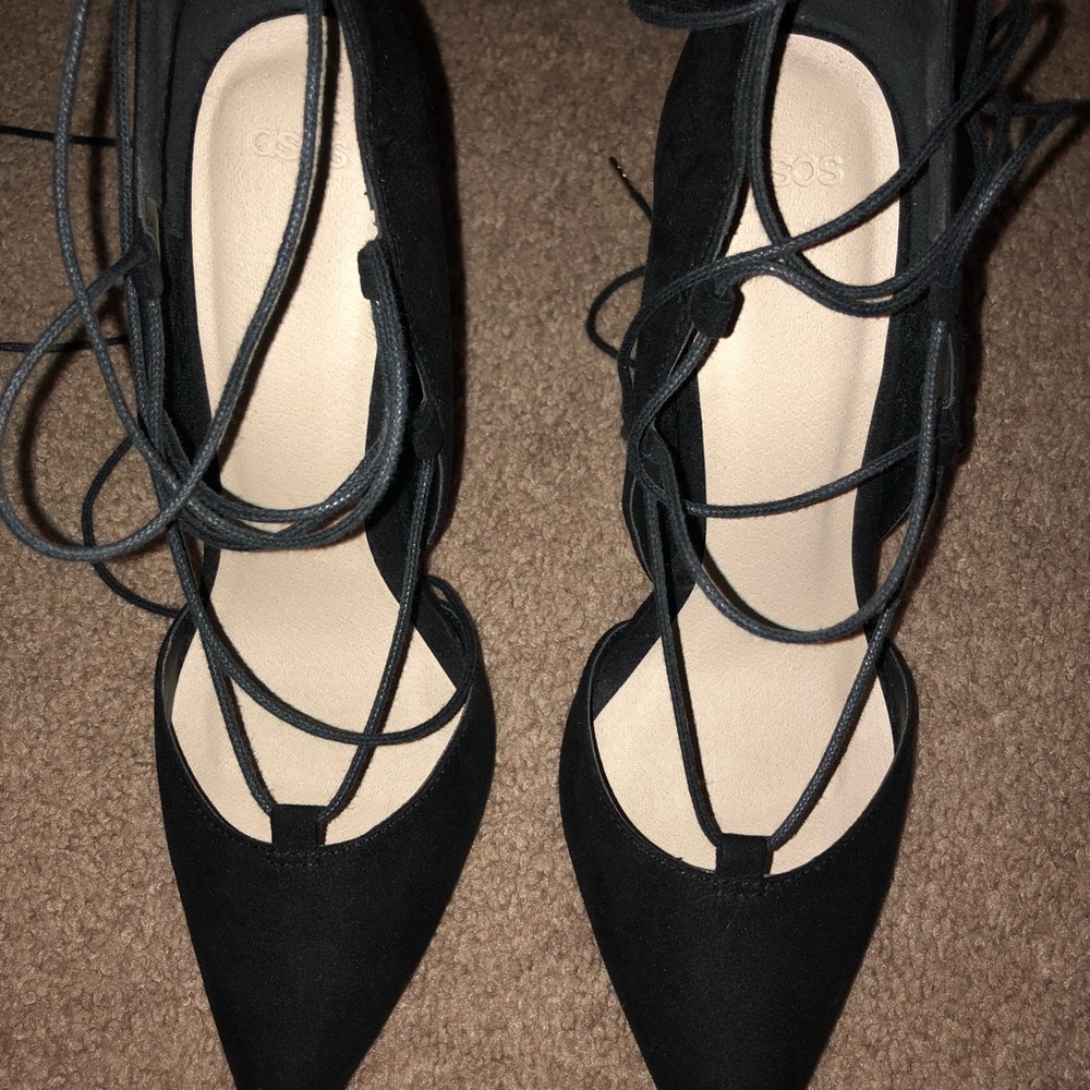 Heels - Picture 3 of 4